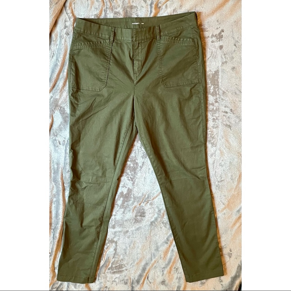 Old Navy Pixie Chino Pants